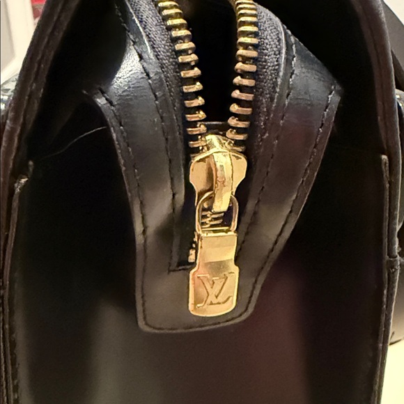 LOUIS VUITTON Epi Croisette Tote Bag Black - Picture 10 of 17